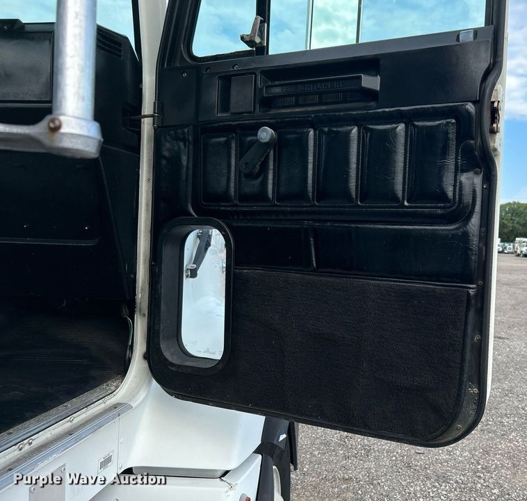 image for item KW9114 1998 Freightliner FLD112 vacuum truck