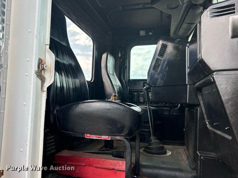 image for item KW9114 1998 Freightliner FLD112 vacuum truck