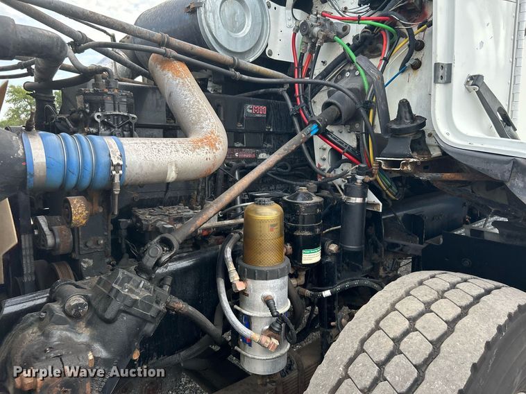 image for item KW9114 1998 Freightliner FLD112 vacuum truck