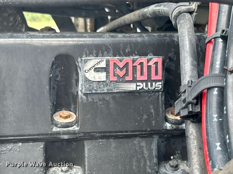 image for item KW9114 1998 Freightliner FLD112 vacuum truck