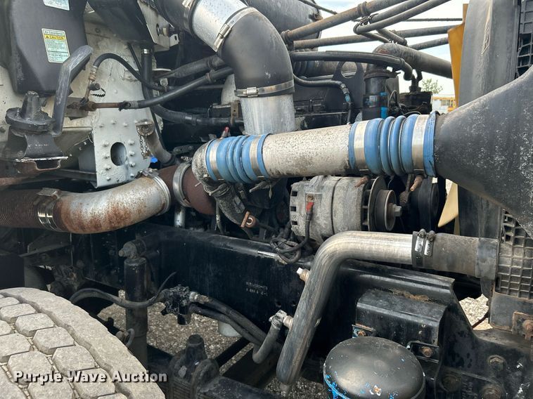 image for item KW9114 1998 Freightliner FLD112 vacuum truck