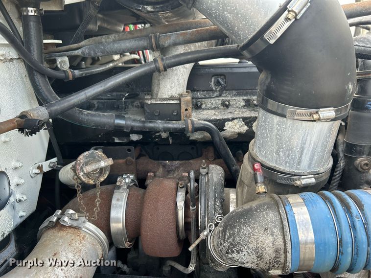 image for item KW9114 1998 Freightliner FLD112 vacuum truck