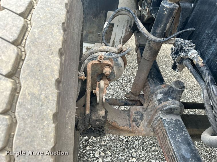 image for item KW9114 1998 Freightliner FLD112 vacuum truck