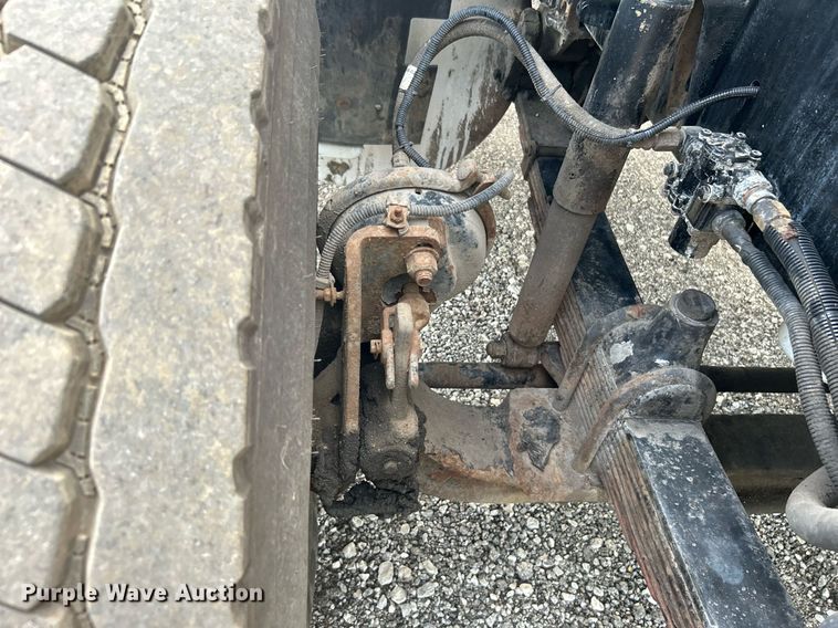 image for item KW9114 1998 Freightliner FLD112 vacuum truck