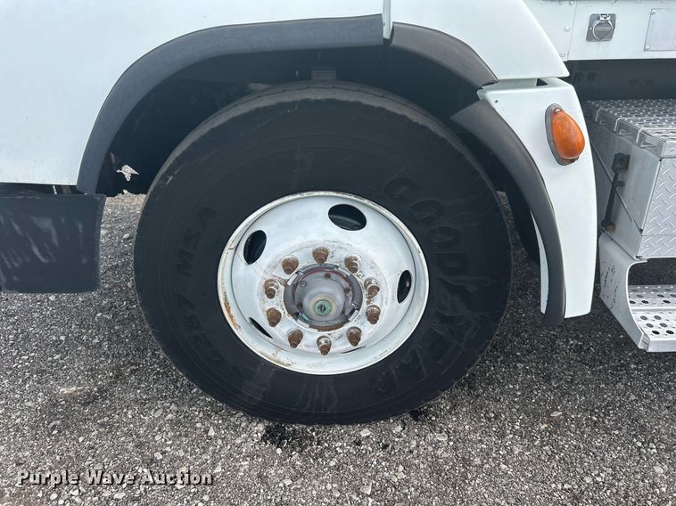 image for item KW9114 1998 Freightliner FLD112 vacuum truck