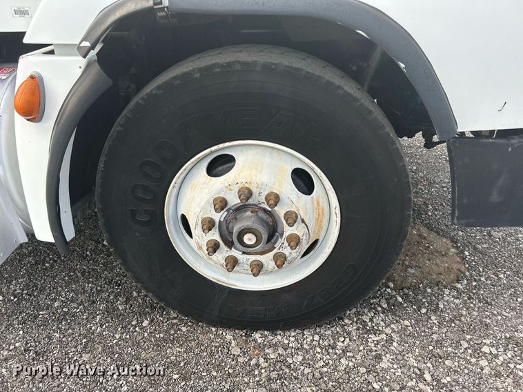 image for item KW9114 1998 Freightliner FLD112 vacuum truck