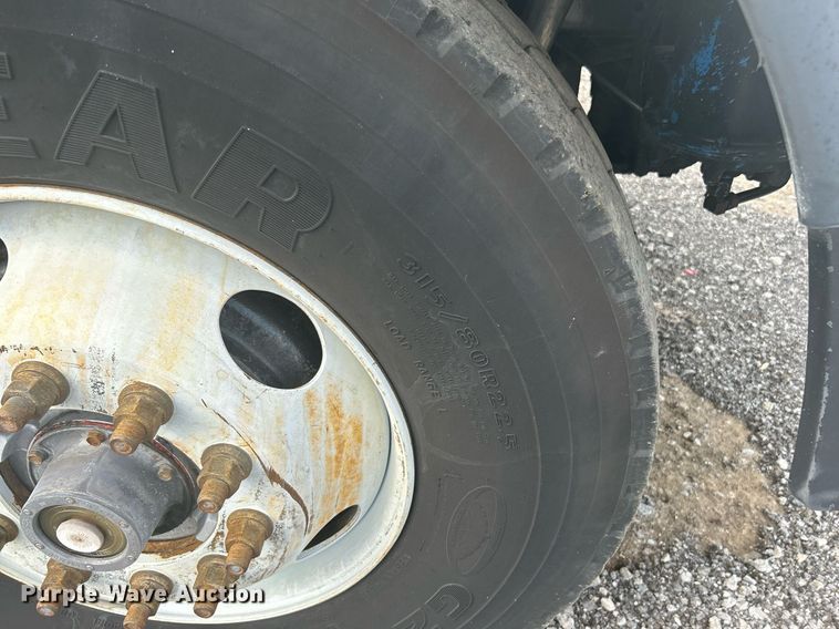 image for item KW9114 1998 Freightliner FLD112 vacuum truck