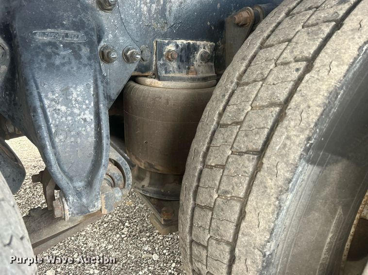 image for item KW9114 1998 Freightliner FLD112 vacuum truck