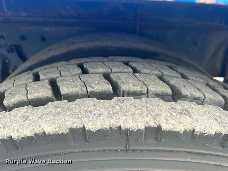 image for item KW9114 1998 Freightliner FLD112 vacuum truck