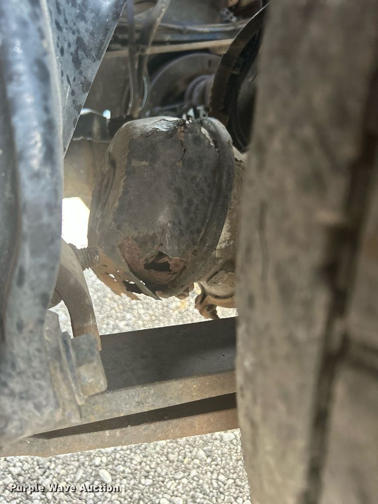 image for item KW9114 1998 Freightliner FLD112 vacuum truck