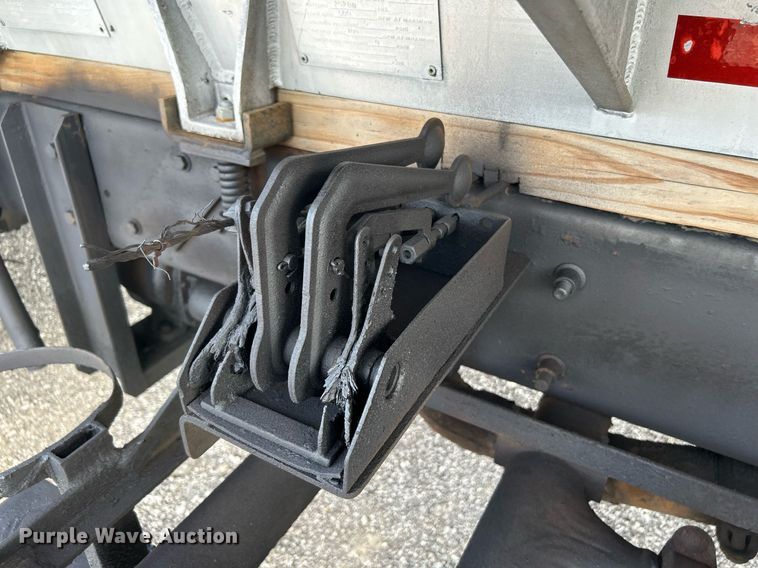 image for item KW9116 2006 International 4400  fuel truck