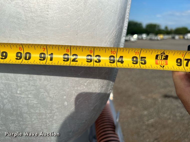 image for item KW9116 2006 International 4400  fuel truck