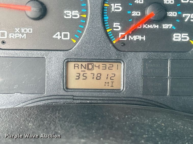 image for item KW9116 2006 International 4400  fuel truck