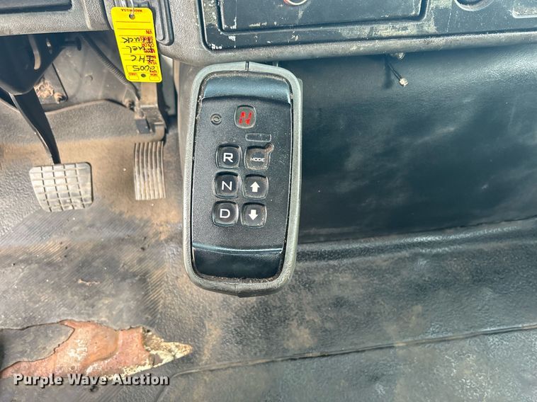 image for item KW9116 2006 International 4400  fuel truck