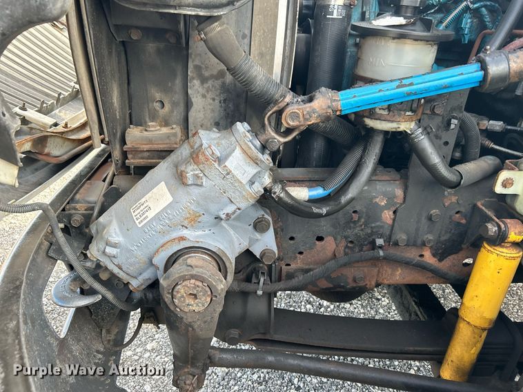 image for item KW9116 2006 International 4400  fuel truck