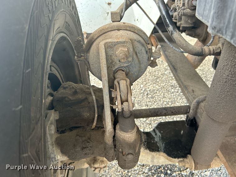 image for item KW9116 2006 International 4400  fuel truck