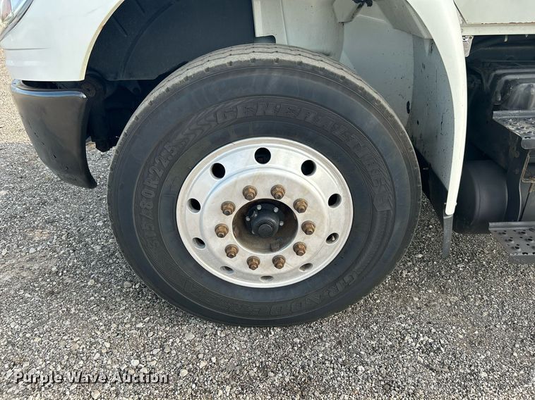 image for item KW9116 2006 International 4400  fuel truck