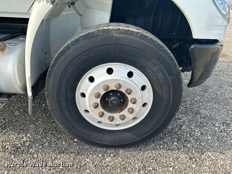 image for item KW9116 2006 International 4400  fuel truck