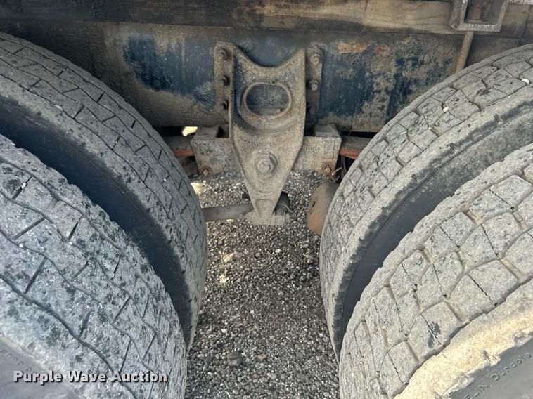 image for item KW9116 2006 International 4400  fuel truck