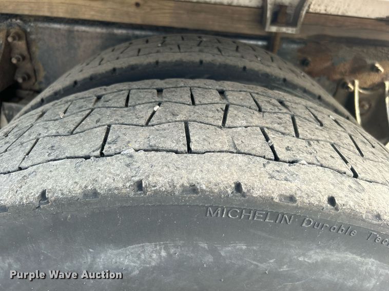 image for item KW9116 2006 International 4400  fuel truck