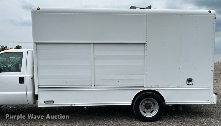 image for item KW9211 2000 Ford F450 Super Duty  box truck