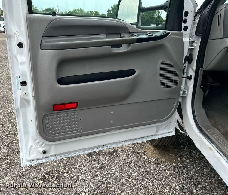 image for item KW9211 2000 Ford F450 Super Duty  box truck