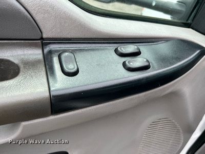 image for item KW9211 2000 Ford F450 Super Duty  box truck