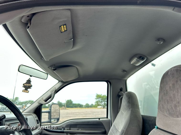 image for item KW9211 2000 Ford F450 Super Duty  box truck