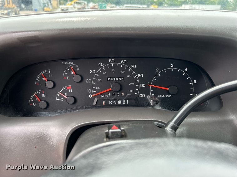 image for item KW9211 2000 Ford F450 Super Duty  box truck