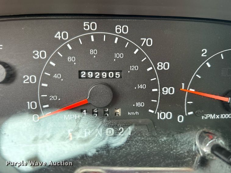 image for item KW9211 2000 Ford F450 Super Duty  box truck