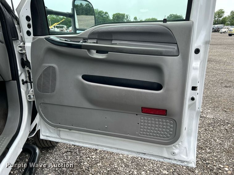 image for item KW9211 2000 Ford F450 Super Duty  box truck