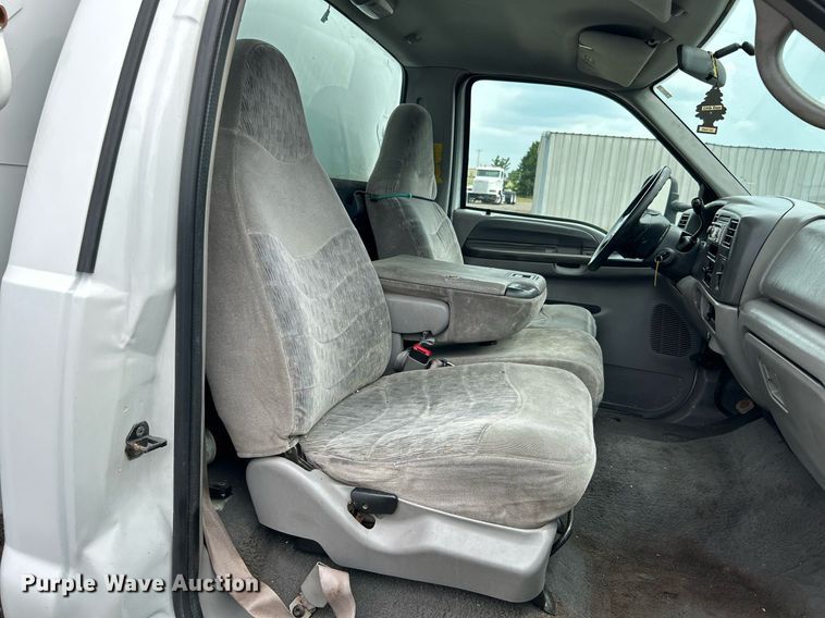 image for item KW9211 2000 Ford F450 Super Duty  box truck