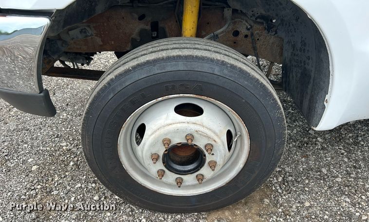 image for item KW9211 2000 Ford F450 Super Duty  box truck