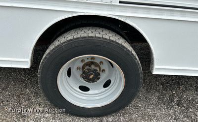 image for item KW9211 2000 Ford F450 Super Duty  box truck