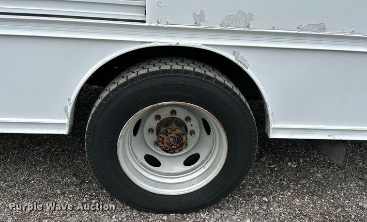 image for item KW9211 2000 Ford F450 Super Duty  box truck