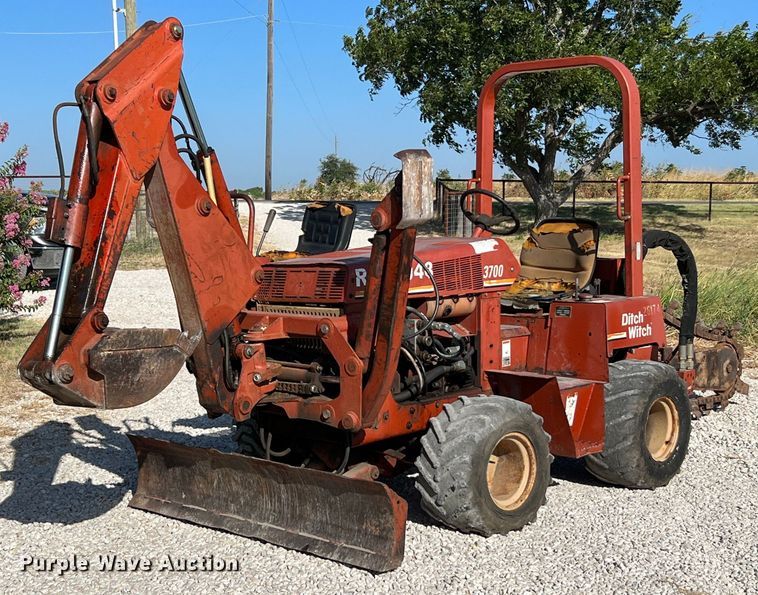 image for item LF9380 2000 Ditch Witch 3700  trencher