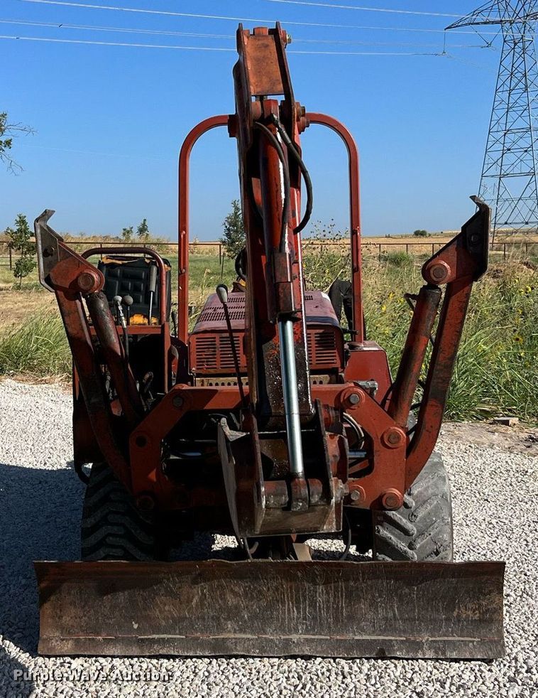 image for item LF9380 2000 Ditch Witch 3700  trencher