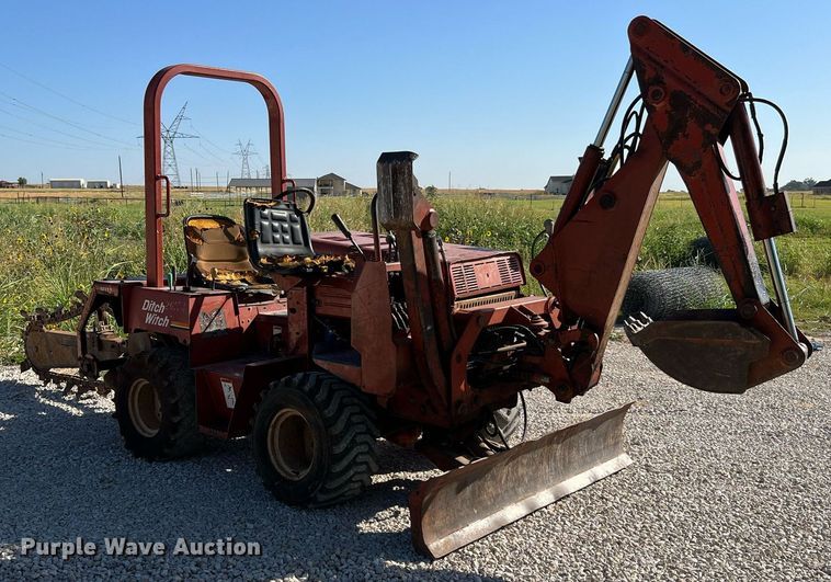 image for item LF9380 2000 Ditch Witch 3700  trencher