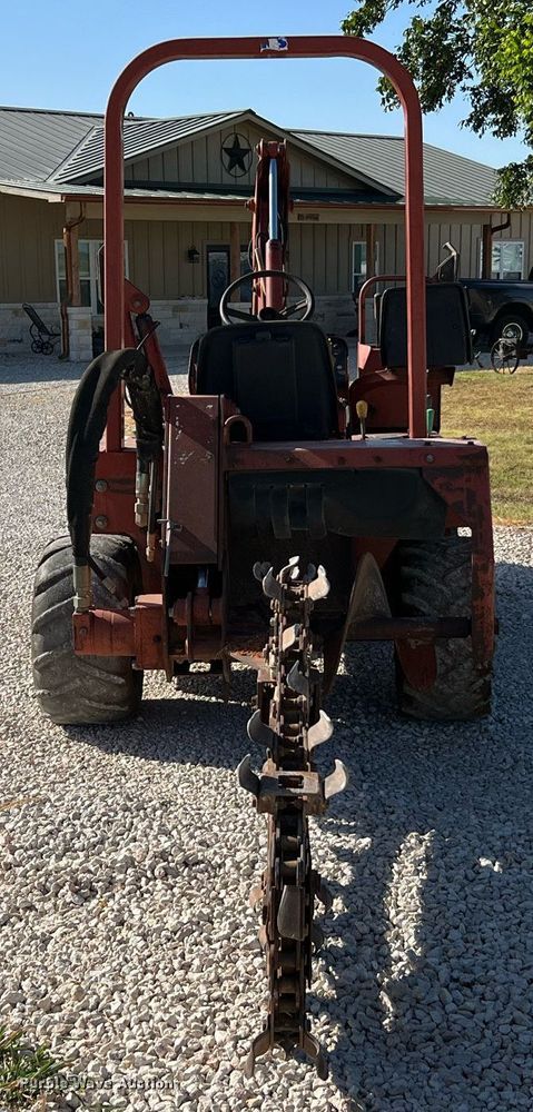 image for item LF9380 2000 Ditch Witch 3700  trencher