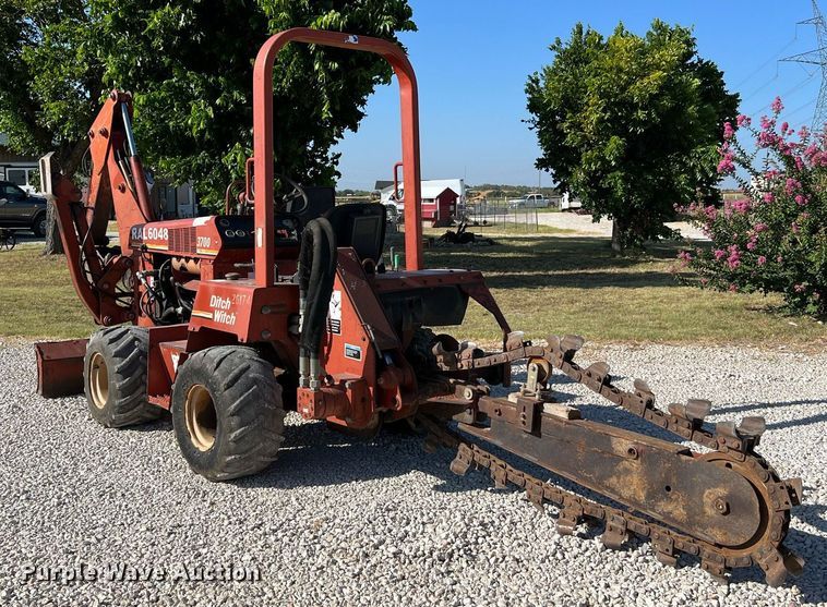 image for item LF9380 2000 Ditch Witch 3700  trencher