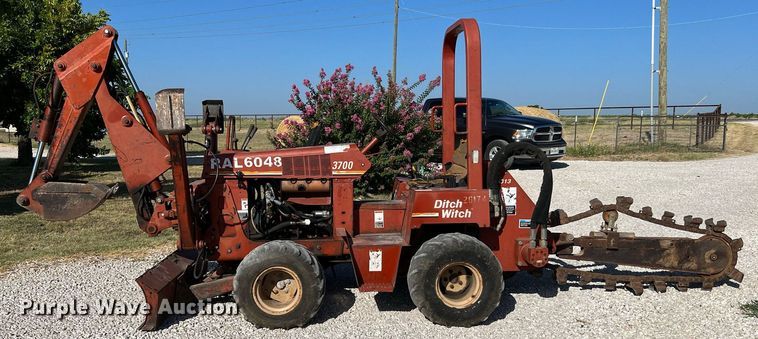image for item LF9380 2000 Ditch Witch 3700  trencher