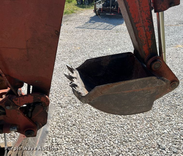 image for item LF9380 2000 Ditch Witch 3700  trencher