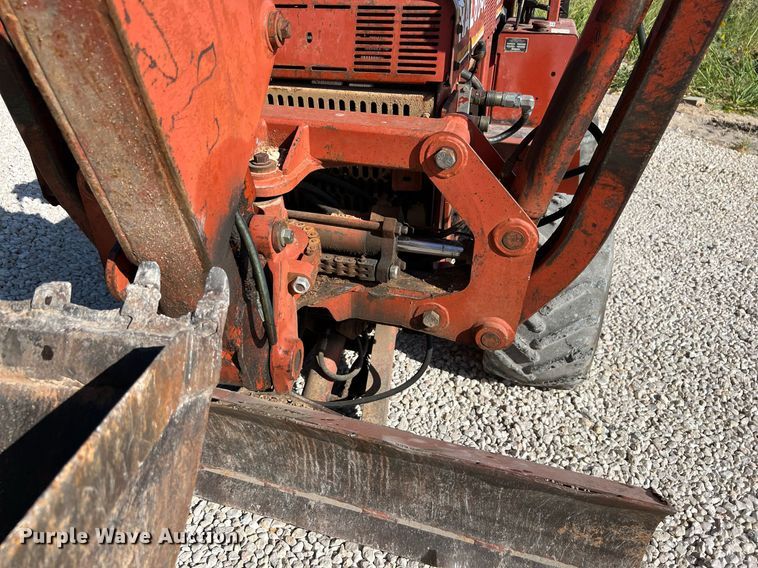 image for item LF9380 2000 Ditch Witch 3700  trencher