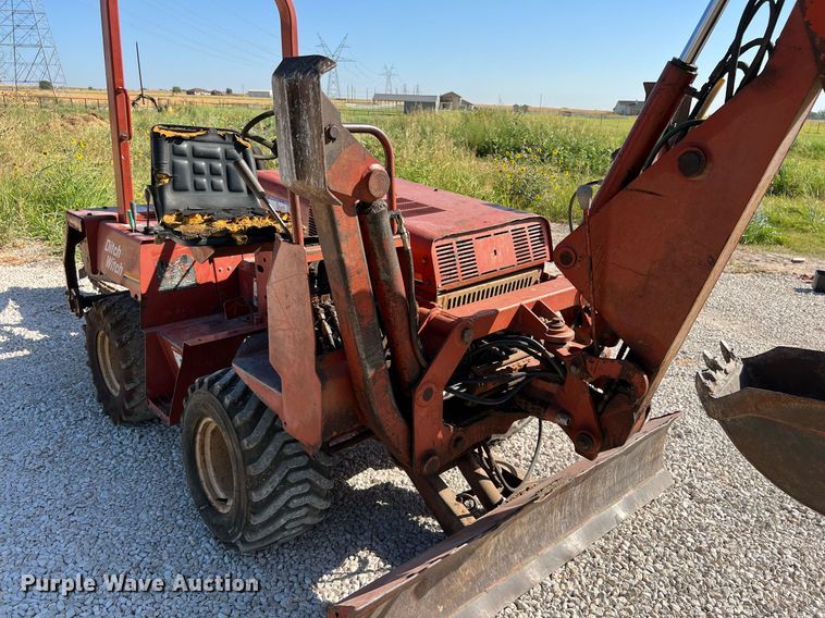 image for item LF9380 2000 Ditch Witch 3700  trencher
