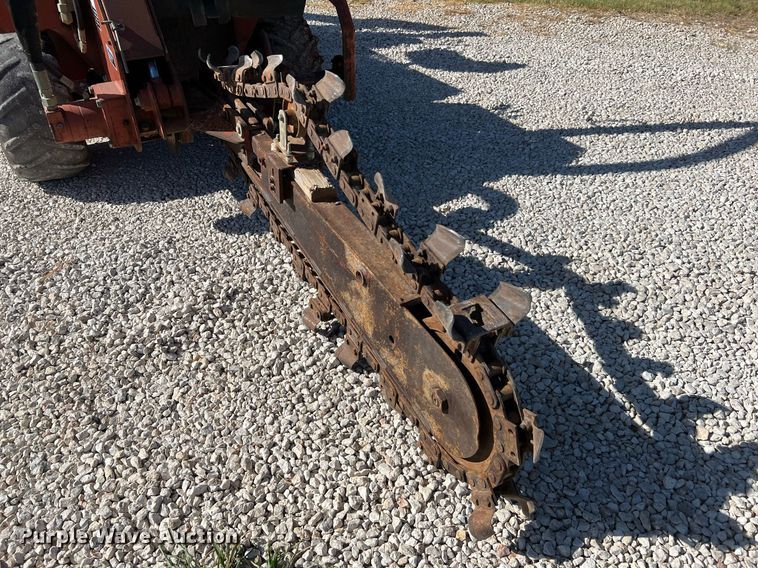 image for item LF9380 2000 Ditch Witch 3700  trencher