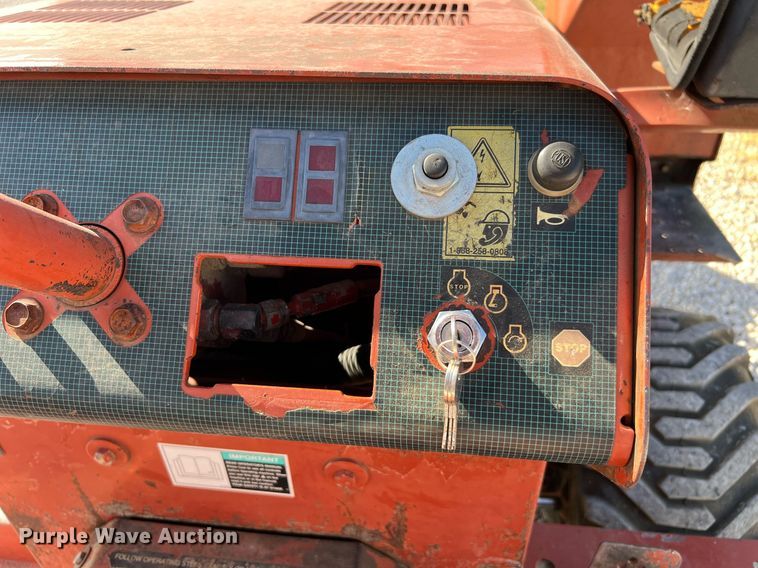 image for item LF9380 2000 Ditch Witch 3700  trencher