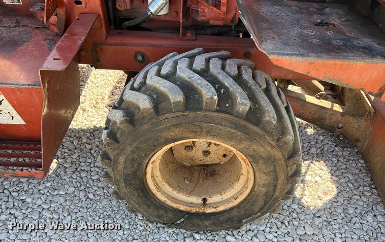 image for item LF9380 2000 Ditch Witch 3700  trencher