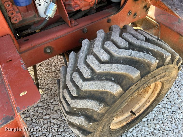 image for item LF9380 2000 Ditch Witch 3700  trencher