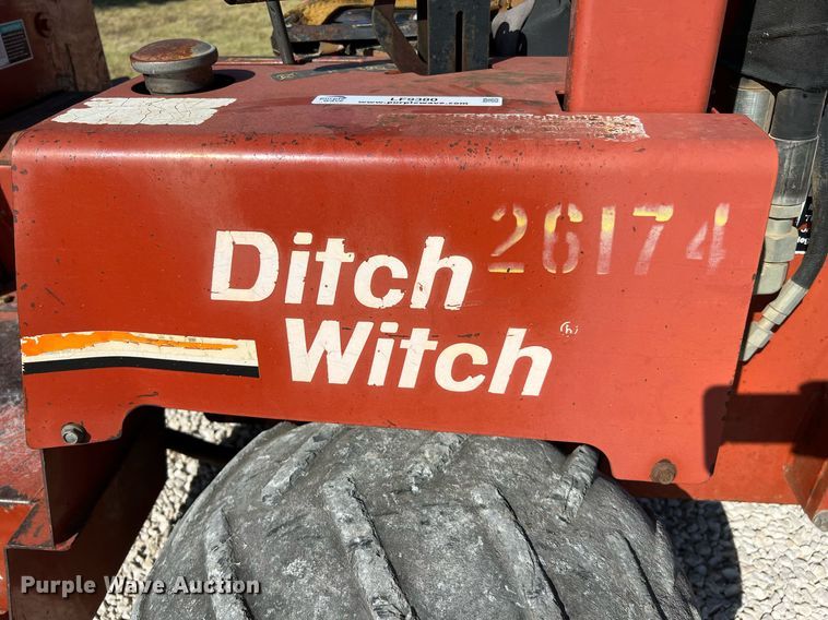 image for item LF9380 2000 Ditch Witch 3700  trencher