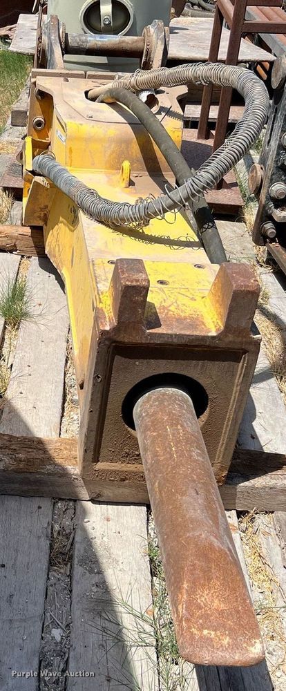 image for item LF9413 2018 Epiroc HB 2000  breaker